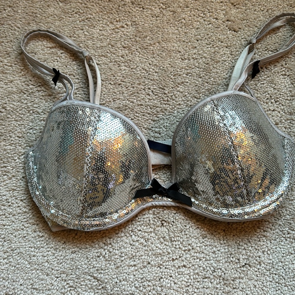 Victoria, secrets, sexy little things bra 34D